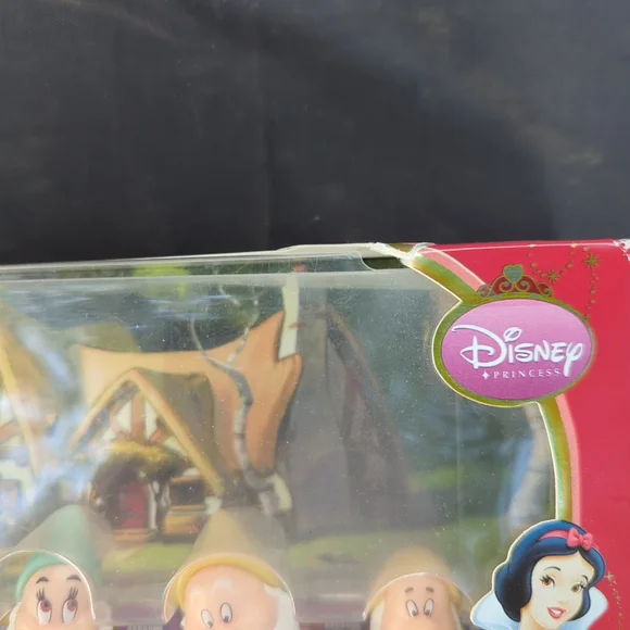 Snow White and the Seven Dwarfs Pez Collectors Set - Picture 3 of 3